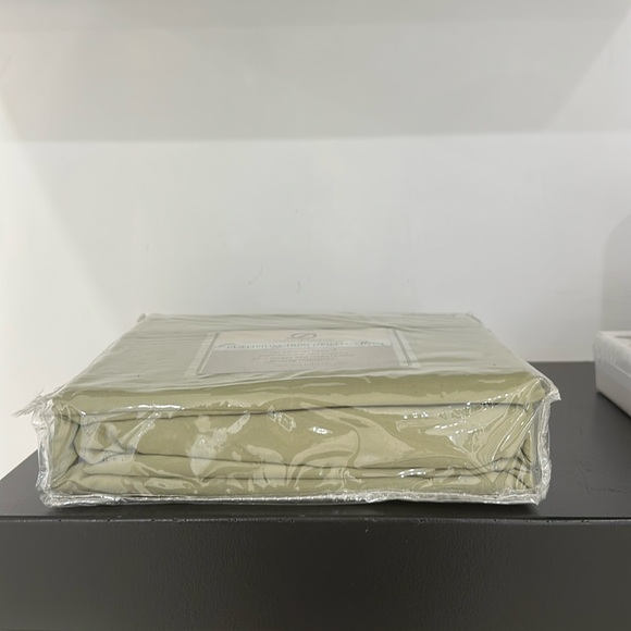 DANJOR LINENS PLATINUM 1800 COLLECTION SIZE: TWIN COLOR GREEN. - Picture 2 of 3